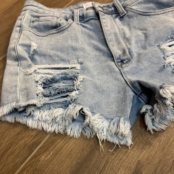 Pink Lily Large Light Wash Distressed Denim Women Shorts - Picture 4 of 5